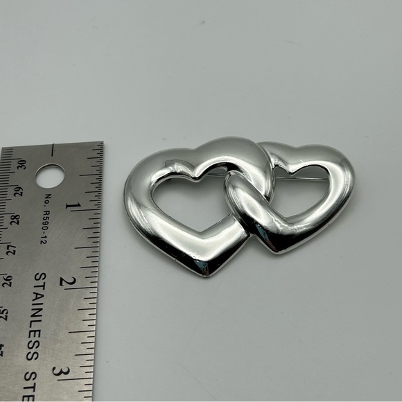 Large Silver Tone Double Heart Brooch Classic Valentine's Day Love - Picture 5 of 5
